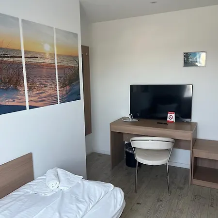 Parkhotel Putbus - Renoviert Seit Februar 2025 Buitenkant foto